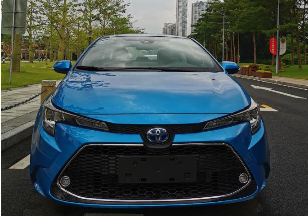 2022款雷凌双擎1.8l豪华版试驾,全新雷凌双擎优缺点