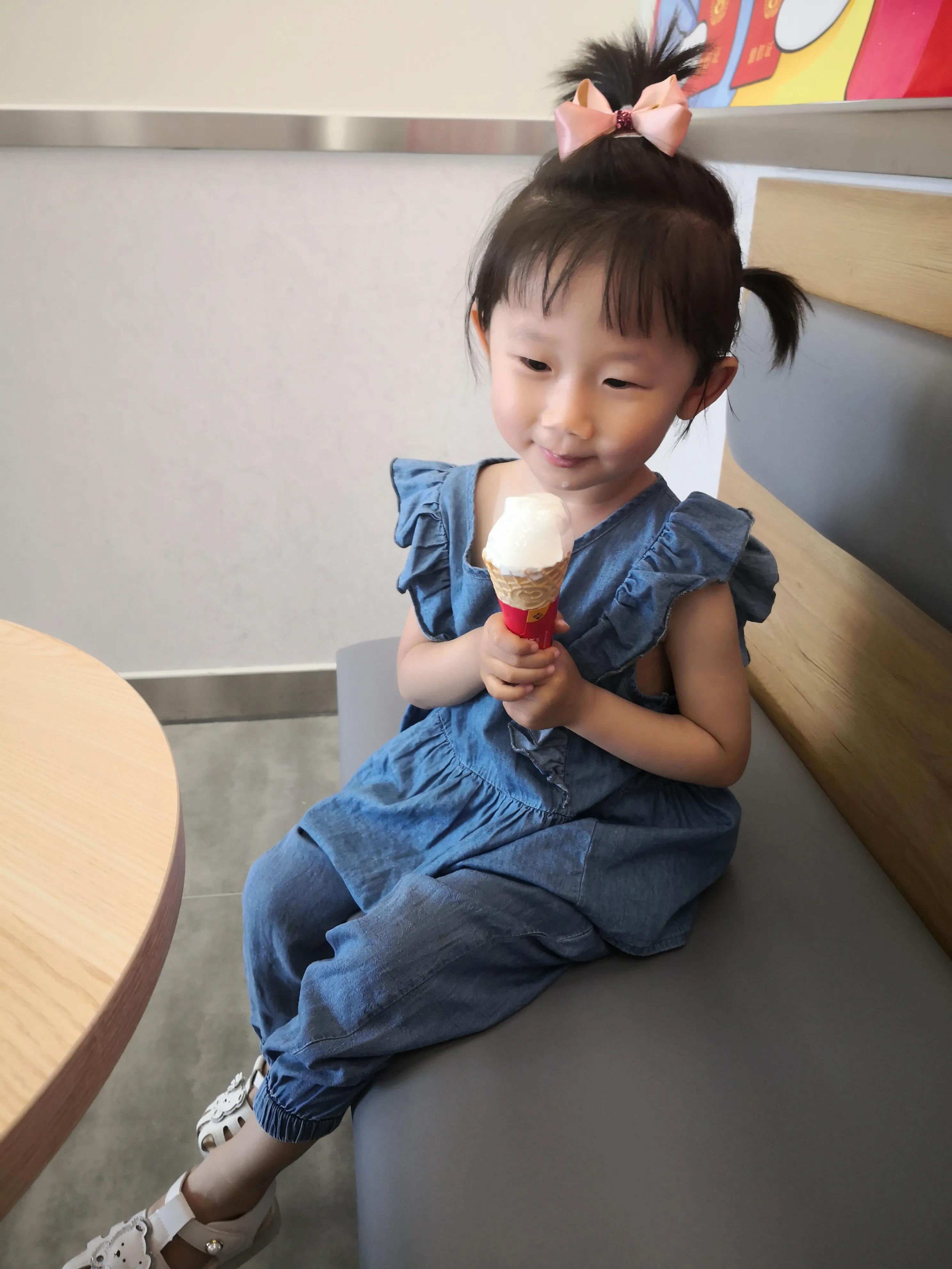 3岁2个月宝宝身高体重多少为标准,3岁3个月男孩身高体重多少正常