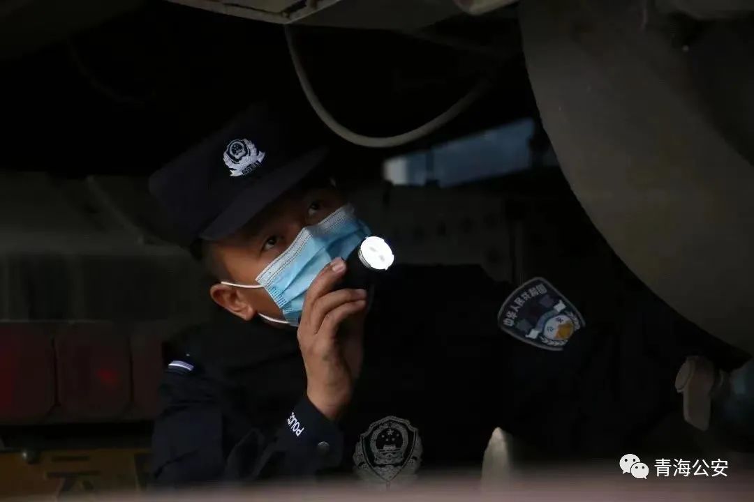 祝福祖国守护百姓健康,祝福祖国繁荣昌盛我在岗