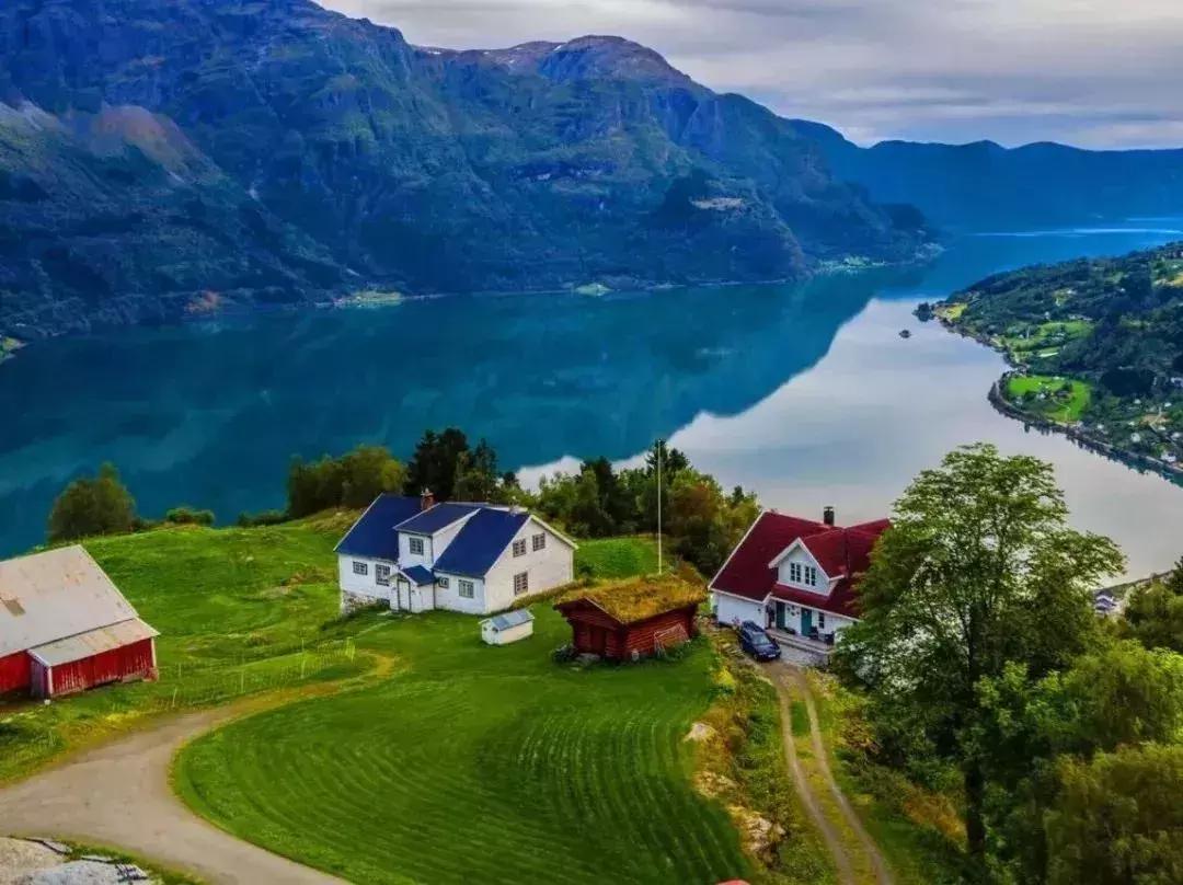 它连续N年被评为全球最宜居国度No.1，此生攒钱也要去！