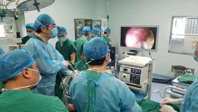 胆囊炎小姐姐为了减肥只吃鸡蛋，结果住进了医院