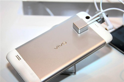 步步高oppo和vivo是一个老板吗,vivo和oppo是同步步高分出的吗