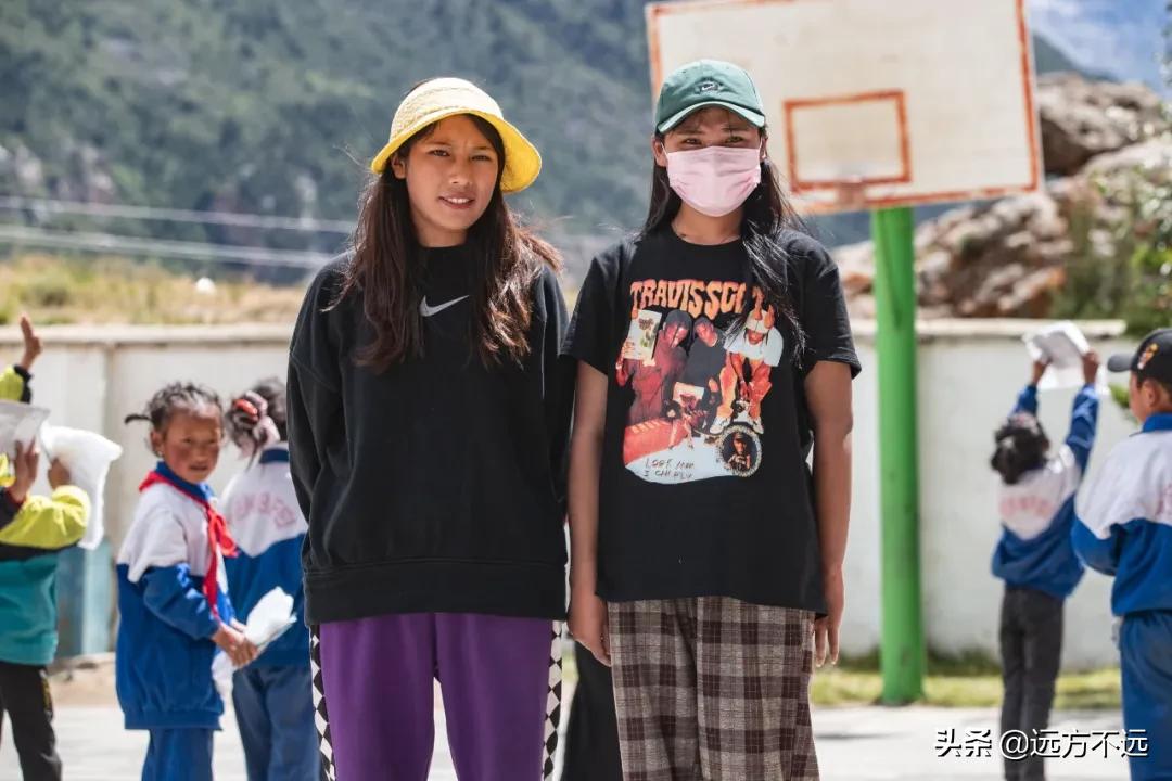 摩旅西藏带着一只狗遇见流浪狗,摩旅西藏路上的藏族同胞