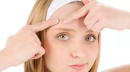 毛孔堵塞油腻粗大如何改善,毛孔粗大改善方法控油遮瑕