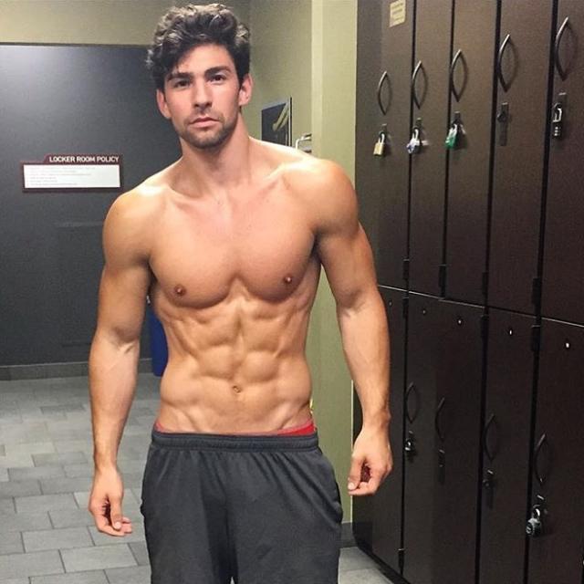 胸练到什么程度可以练中缝,新手高效练胸中缝