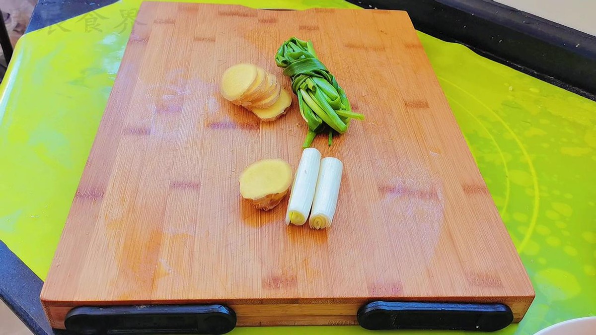 不加一滴水焖出史上最好吃的鸡腿,家常油焖鸡腿的做法