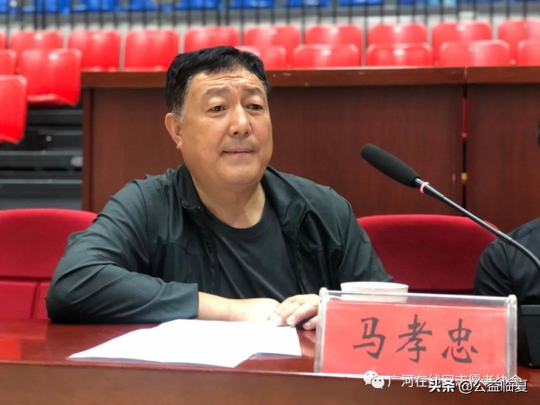 原八一男篮中锋马占福视频,篮球运动员马占福照片