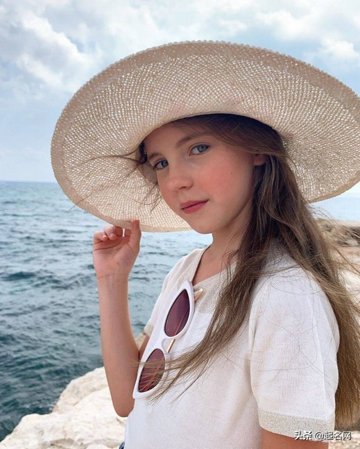 姓袁的女孩名字中带有梓字的,梓字女孩名字寓意好的字