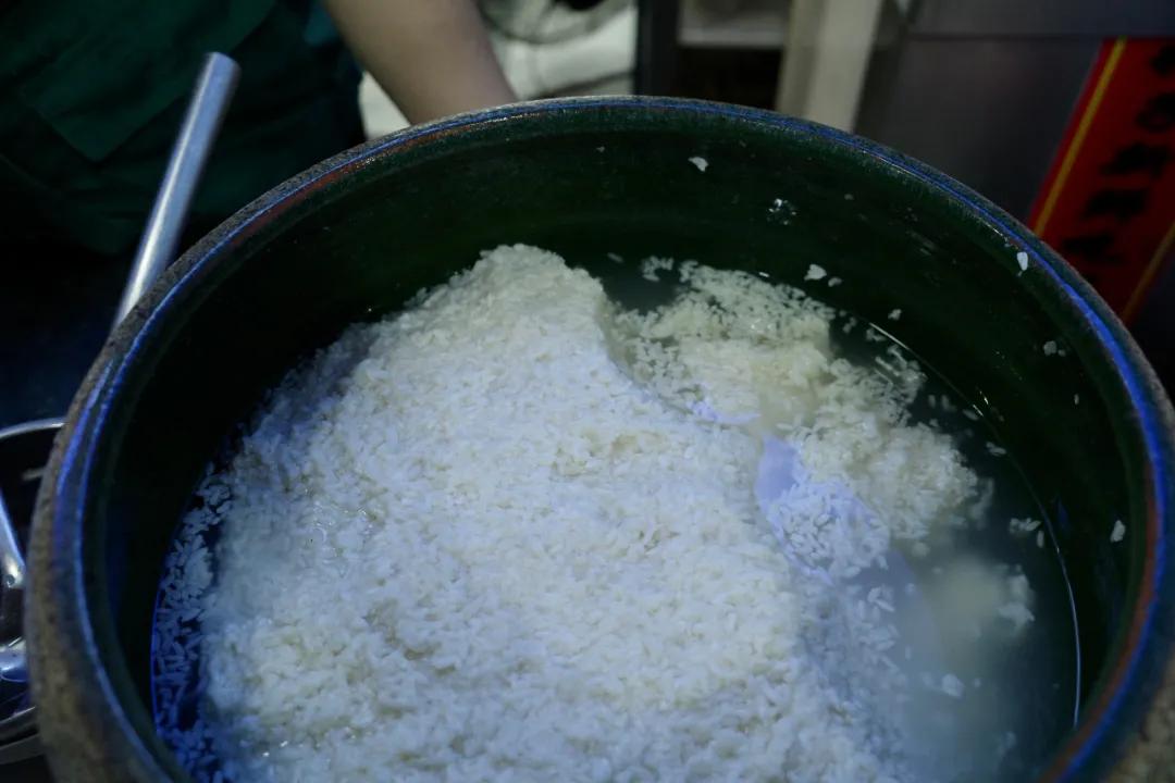 探寻西湖龙井茶核心,寻找杭州地道美食