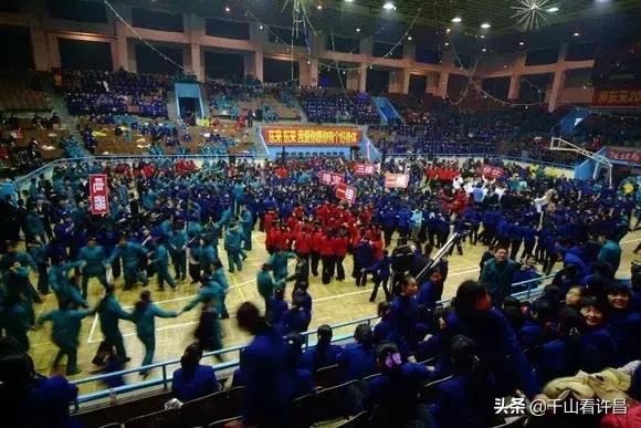 胖东来年轻时候的照片,胖东来早期影像