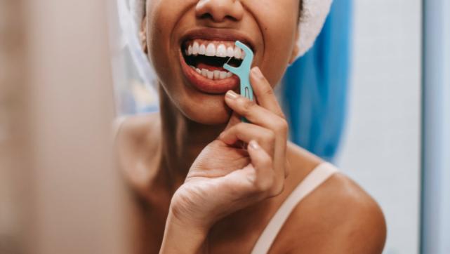 牙龈萎缩牙缝大怎么修补牙缝,牙缝刷不干净怎么办小妙招