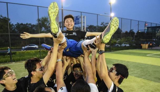 白岩松说不让儿子考第一名,白岩松考大学的过程