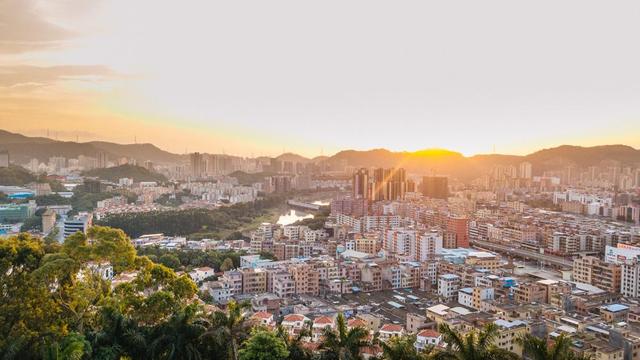 东莞三正半山酒店玩转星球,东莞三正半山酒店冬天