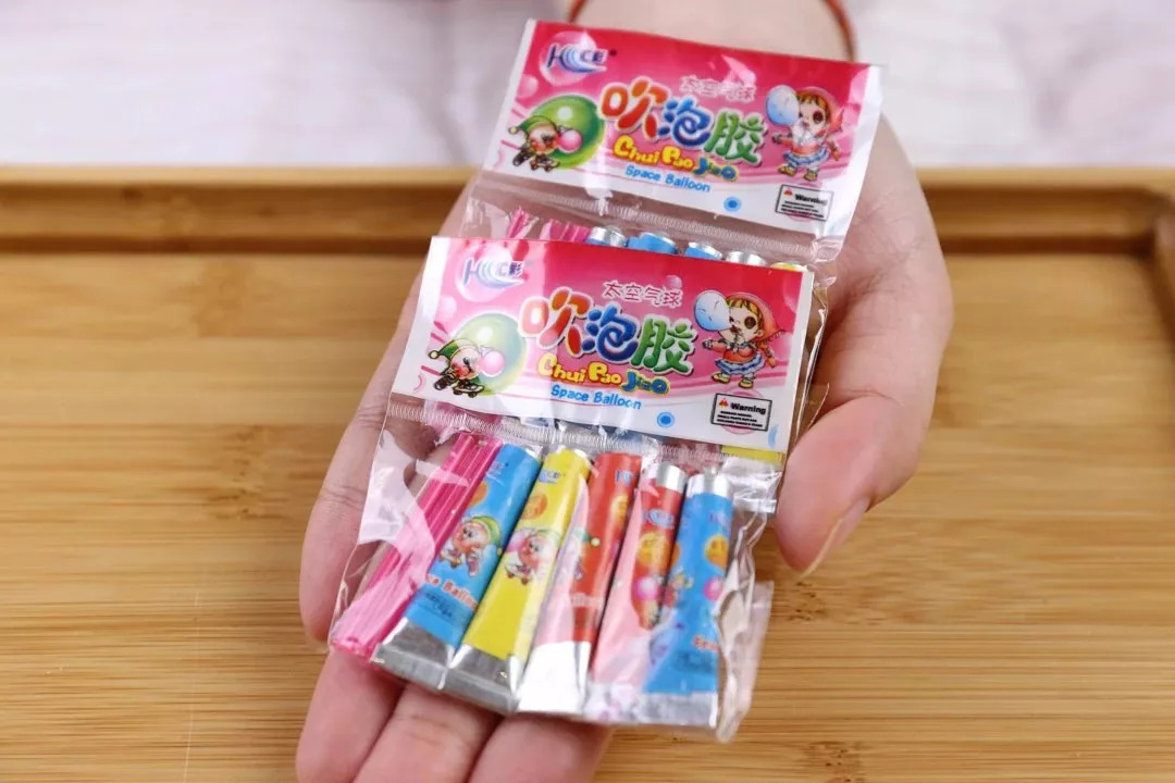 80后的童年回忆零食粘牙糖小卖部,8090后的童年回忆小零食小黄桃