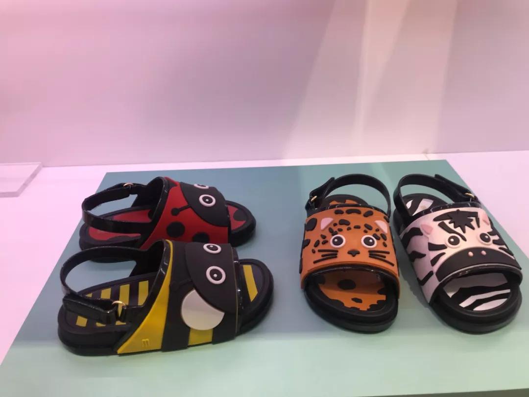 儿童凉鞋软底什么牌子好,儿童凉鞋哪种鞋底舒服