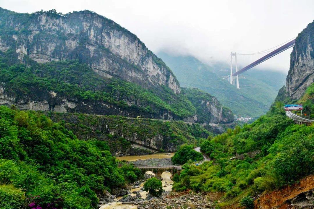 适合夏天去旅游的自驾路线,适合夏季的自驾游路线推荐