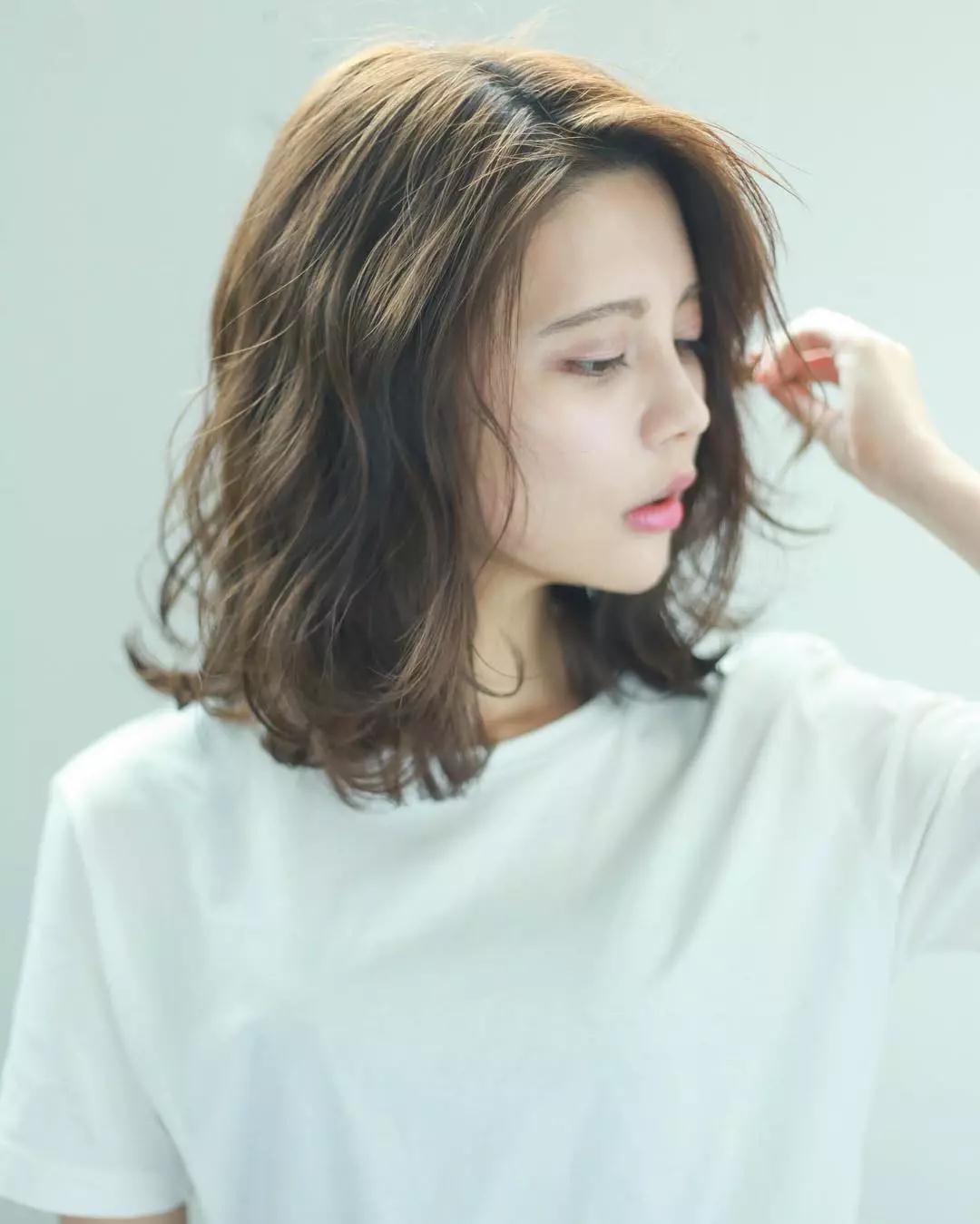 今年流行什么款的卷发,今年流行哪一款卷发