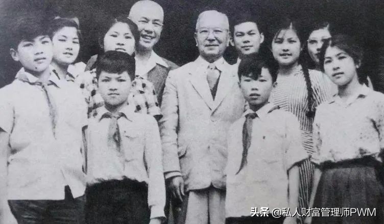 李光前和陈嘉庚谁的贡献大,李光耀谈陈嘉庚