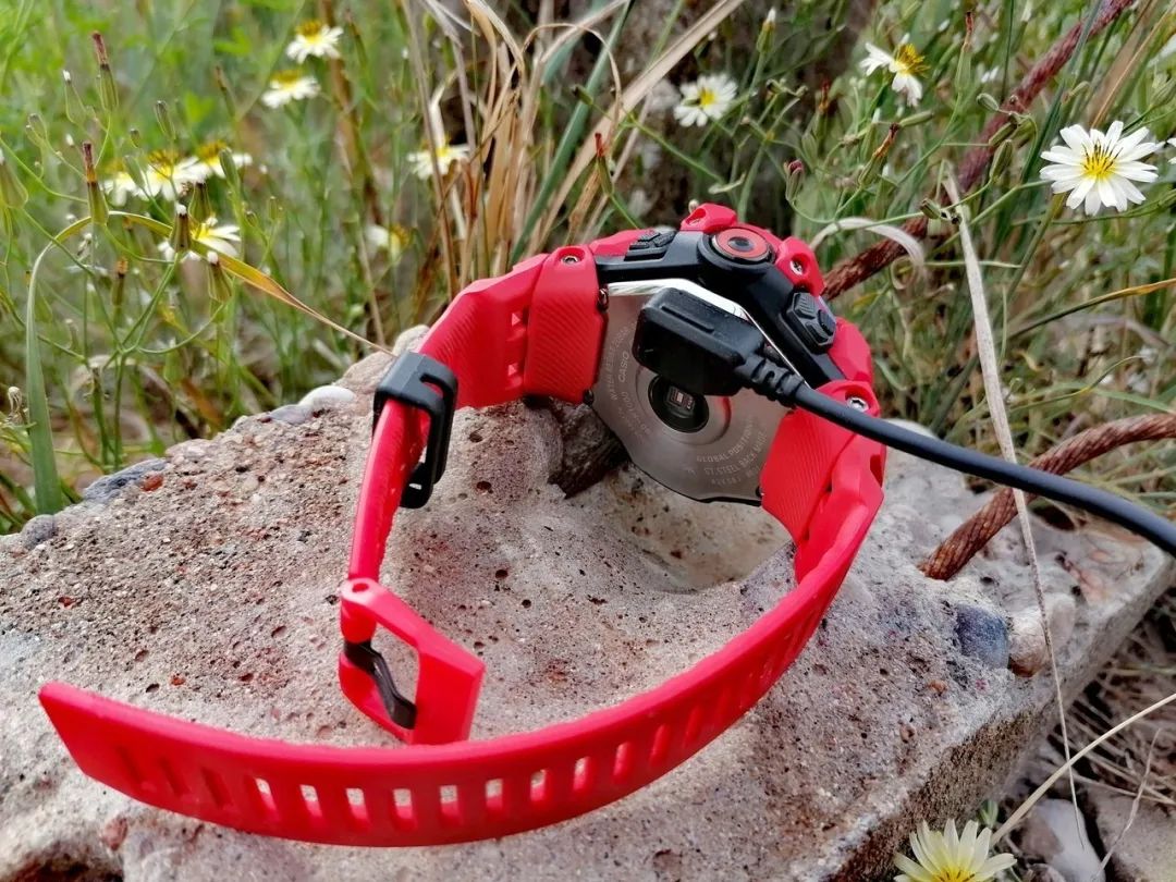 卡西欧gbd-h1000gps功能,卡西欧gbd-h1000有六局电波吗