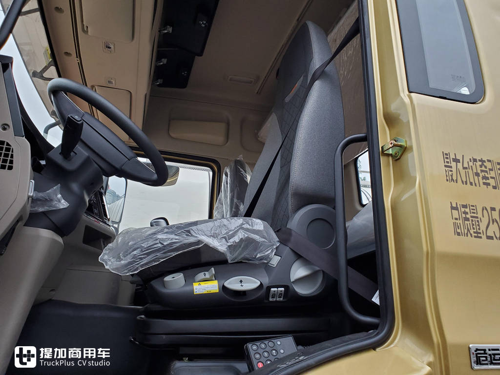 德龙新m3000矮顶牵引车感受,前脸加长改装