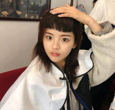 刘海塌贴头皮怎么办用刘海夹,刘海塌扁怎么办小妙招