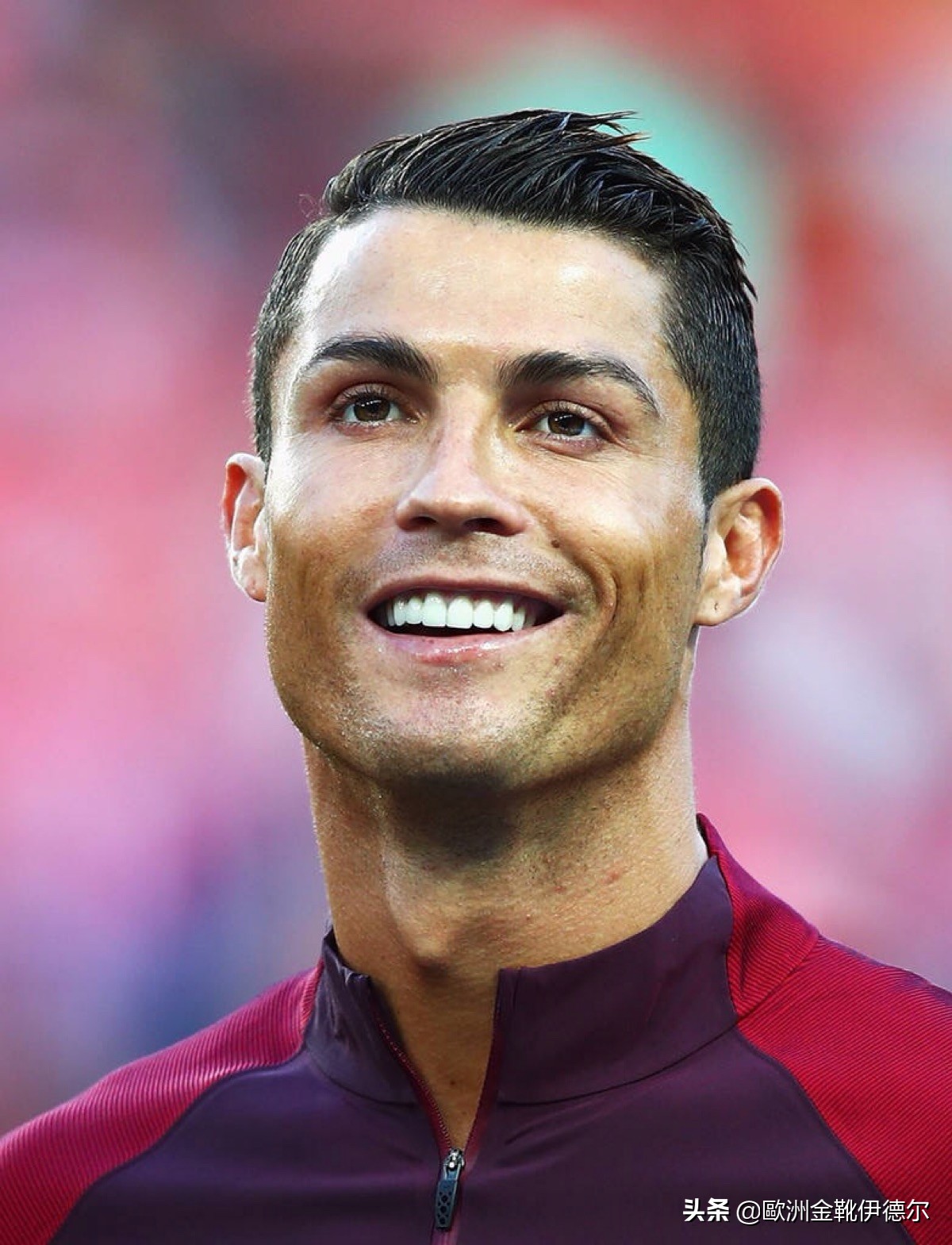 足坛最帅的人c罗只排第五,有很多人说c罗是足坛最帅的
