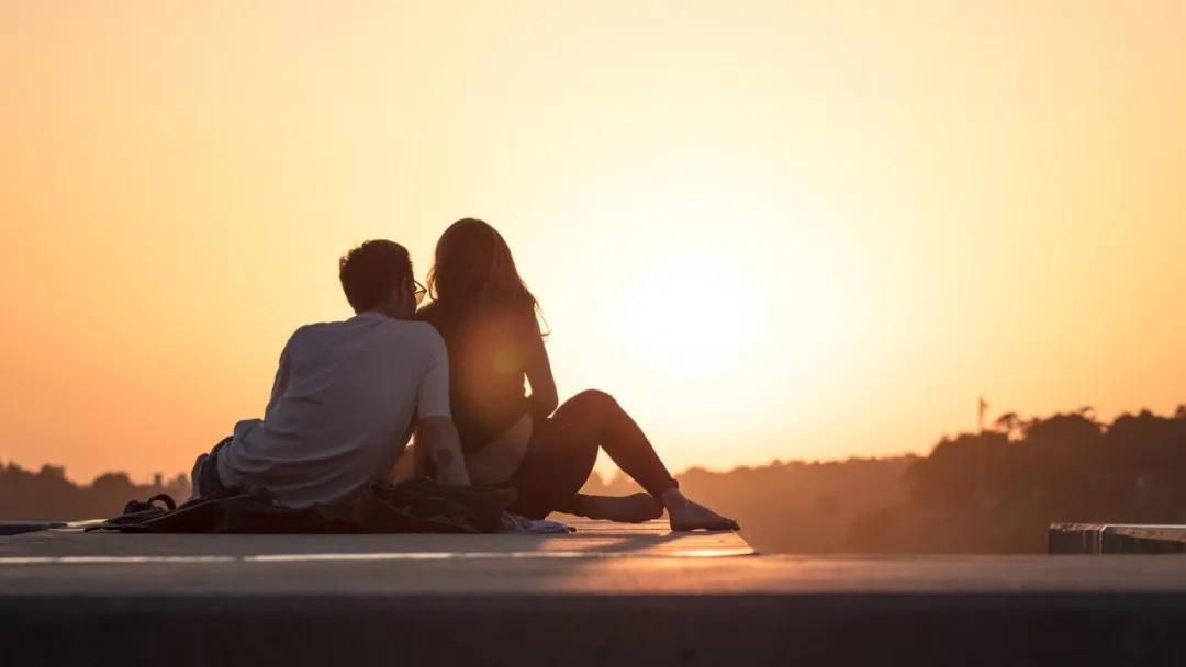 梦到有异性来追求自己是什么意思,总是梦到同一个异性说明什么