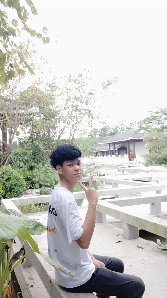 最美好的年纪活成了最糟糕的自己,在最好的年纪里过着最悲哀的生活