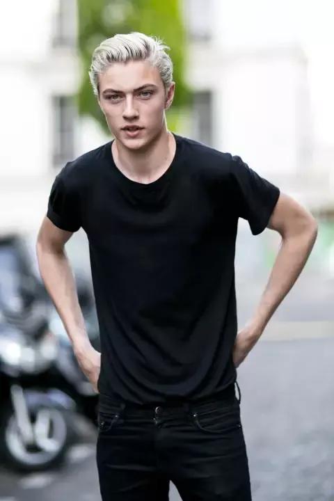 29岁的董子健,董子健第一次当爸