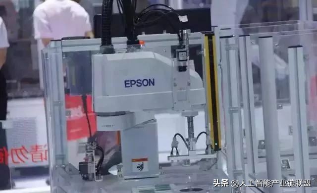 日本机器人和美国机器人,日本机器人对战美国机器人