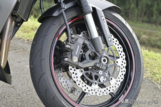 测评川崎zrx1200视频,川崎z1000和宝马s1000r选哪个