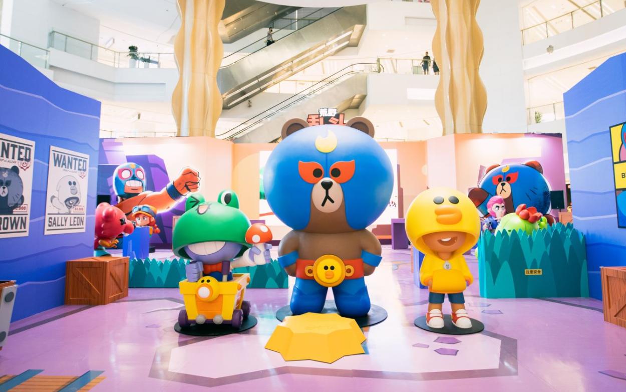 七夕来临，荒野乱斗把上海大悦城包了，还举办了线下相亲活动