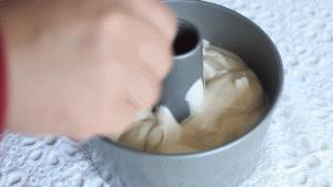 戚风蛋糕消泡是什么原因,戚风蛋糕太绵密是不是消泡了