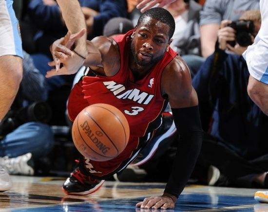 韦德没有半月板为什么这么厉害,韦德半月板摘除怎么还能打球