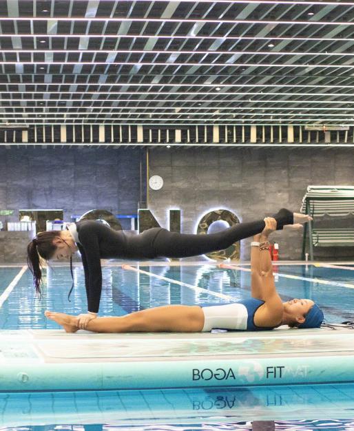 张天爱夏日清凉穿搭,张天爱黑色连体衣超显瘦