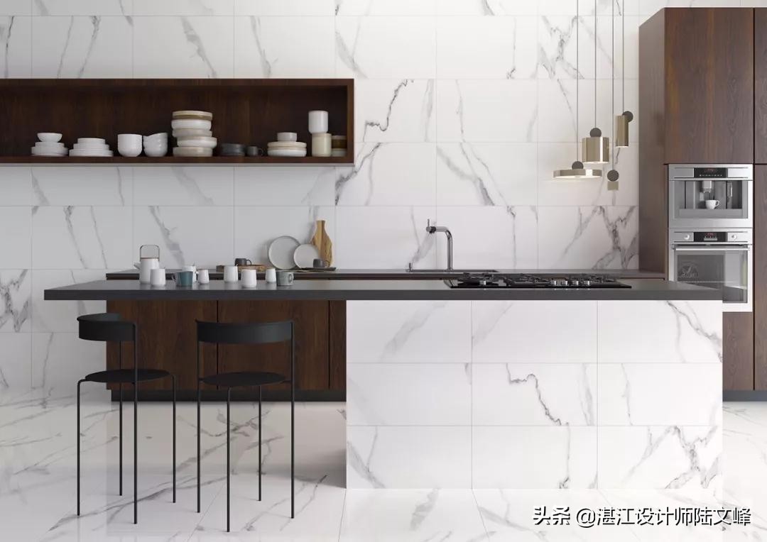 大理石瓷砖永不过时的地砖颜色,有大理石纹的浅灰色瓷砖