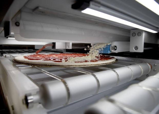 具有自主学习能力的披萨料理系统,每分钟5个12吋披萨