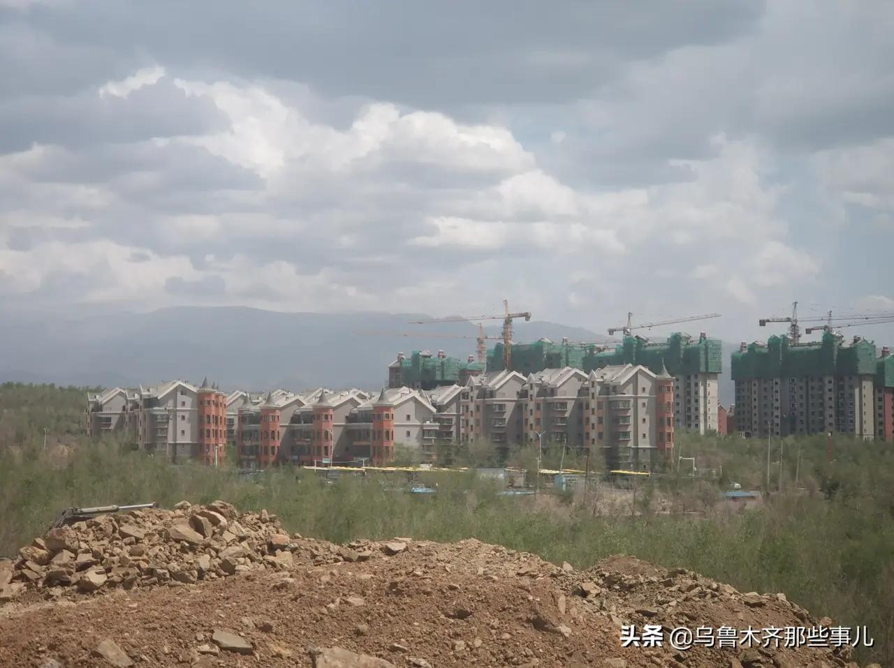 住在乌鲁木齐大山脚下的十个大型小区全在这里！有你家吗？