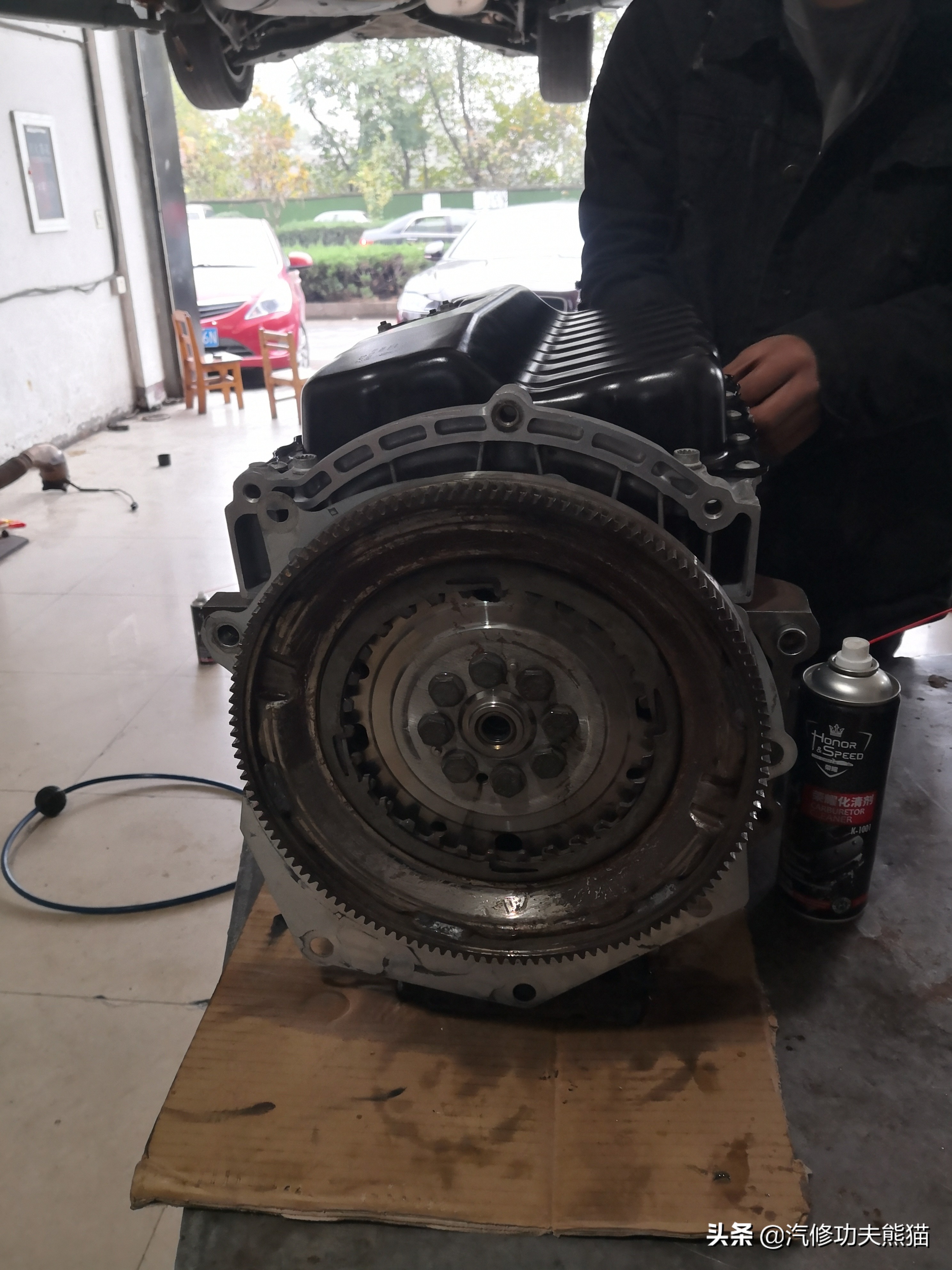 dsg双离合起步抖动有异响,大众帕萨特3.0v6发动机烧机油