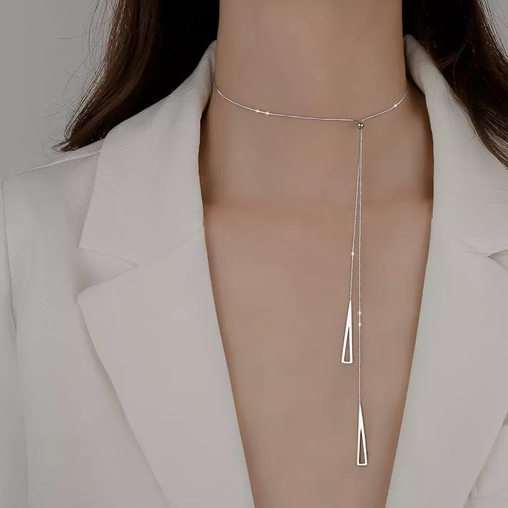 戴银首饰皮肤黑了怎么回事,现在的银首饰为什么那么亮