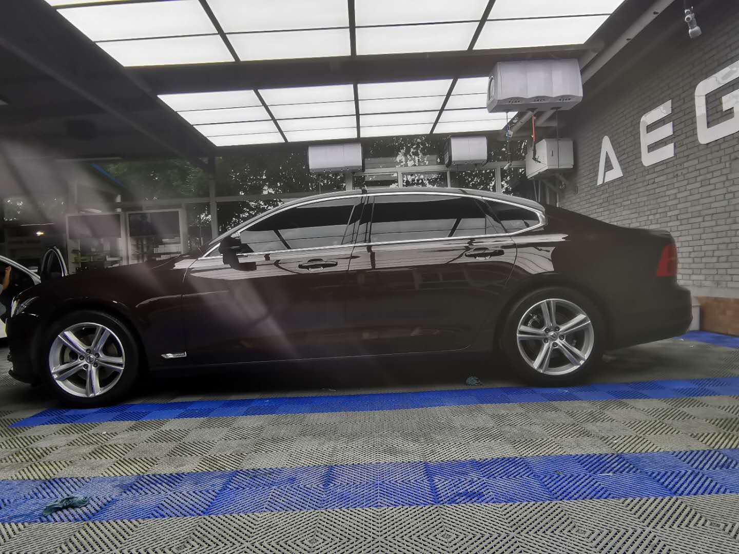 10.5代雅阁贴隐形车衣还是镀晶好,3000块钱的隐形车衣和1000的镀晶