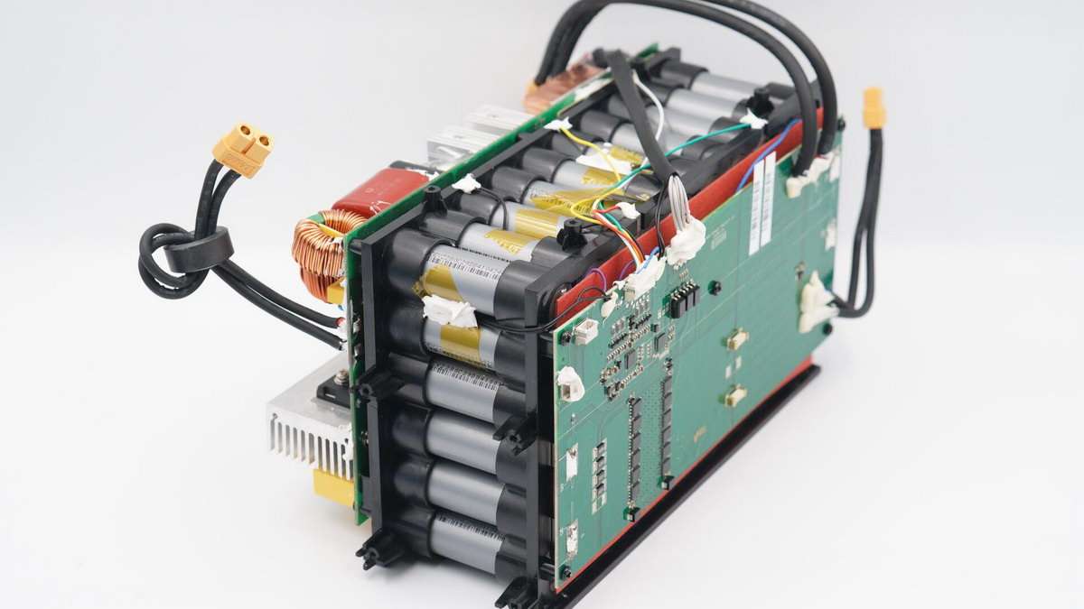 公牛便携式电源拆解,公牛1800w户外电源拆解