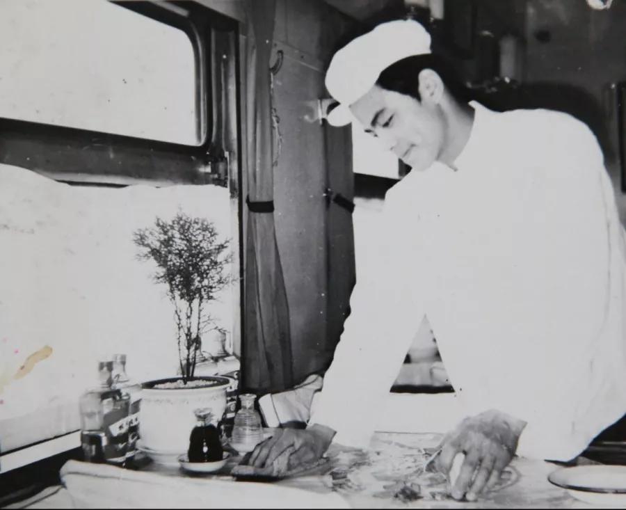 哇!他们的新制服正式亮相啦