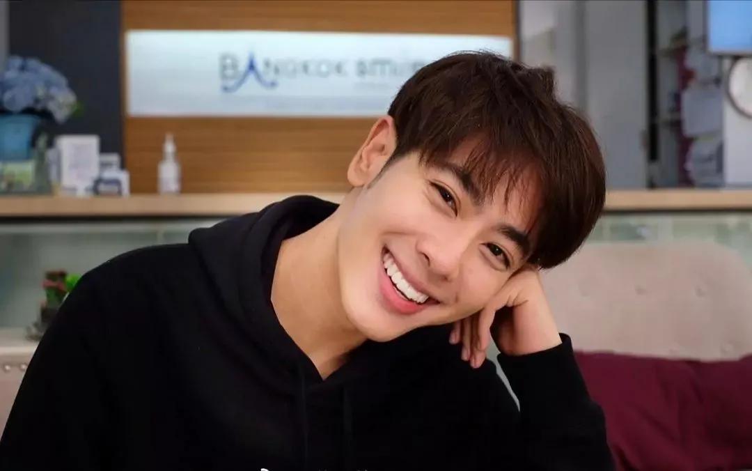 男生太内向怎么办,男生比较内向不善于沟通怎么聊天