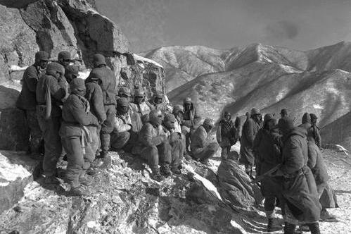 开国少将回乡,开国少将回家探亲路遇父亲纪录片