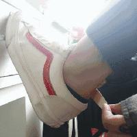 vans鞋内磨烂,vans鞋后跟磨脚怎么办