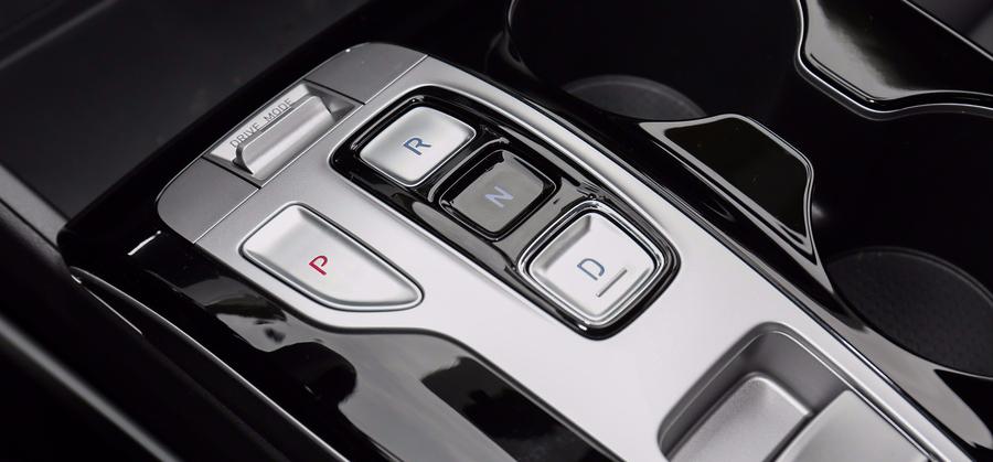 第五代途胜尊贵版有定速巡航吗,5代途胜l两驱爬坡测试