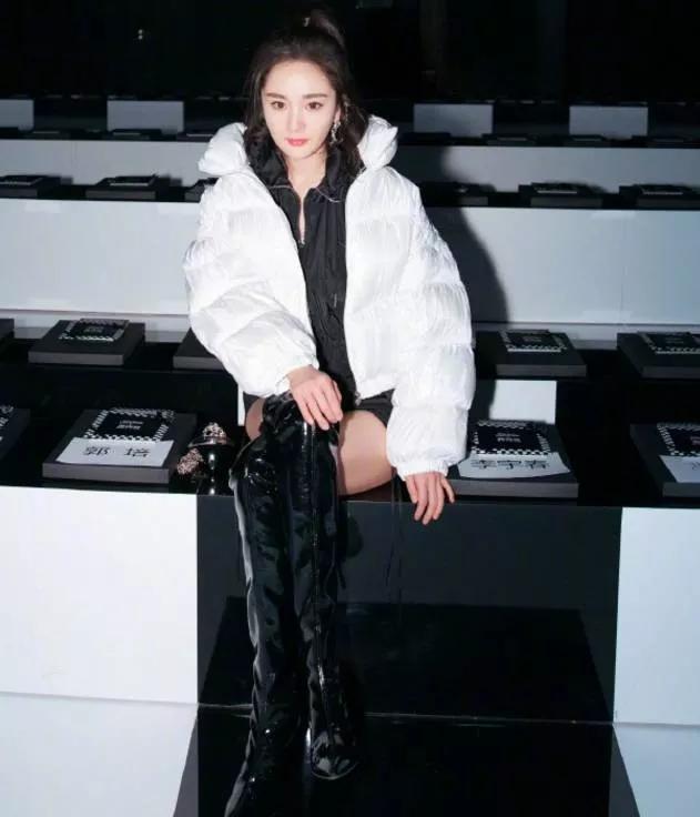 轻便羽绒服皱巴巴的怎么处理,羽绒服水洗后皱巴巴