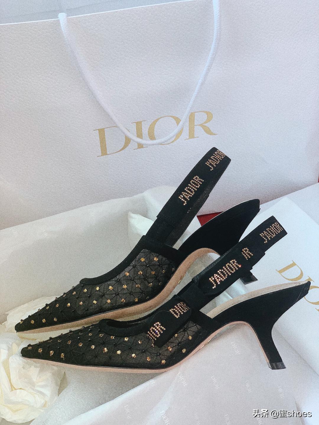 同样是高跟鞋的品类，猫跟鞋、穆勒鞋和玛丽珍鞋有什么不同之处？