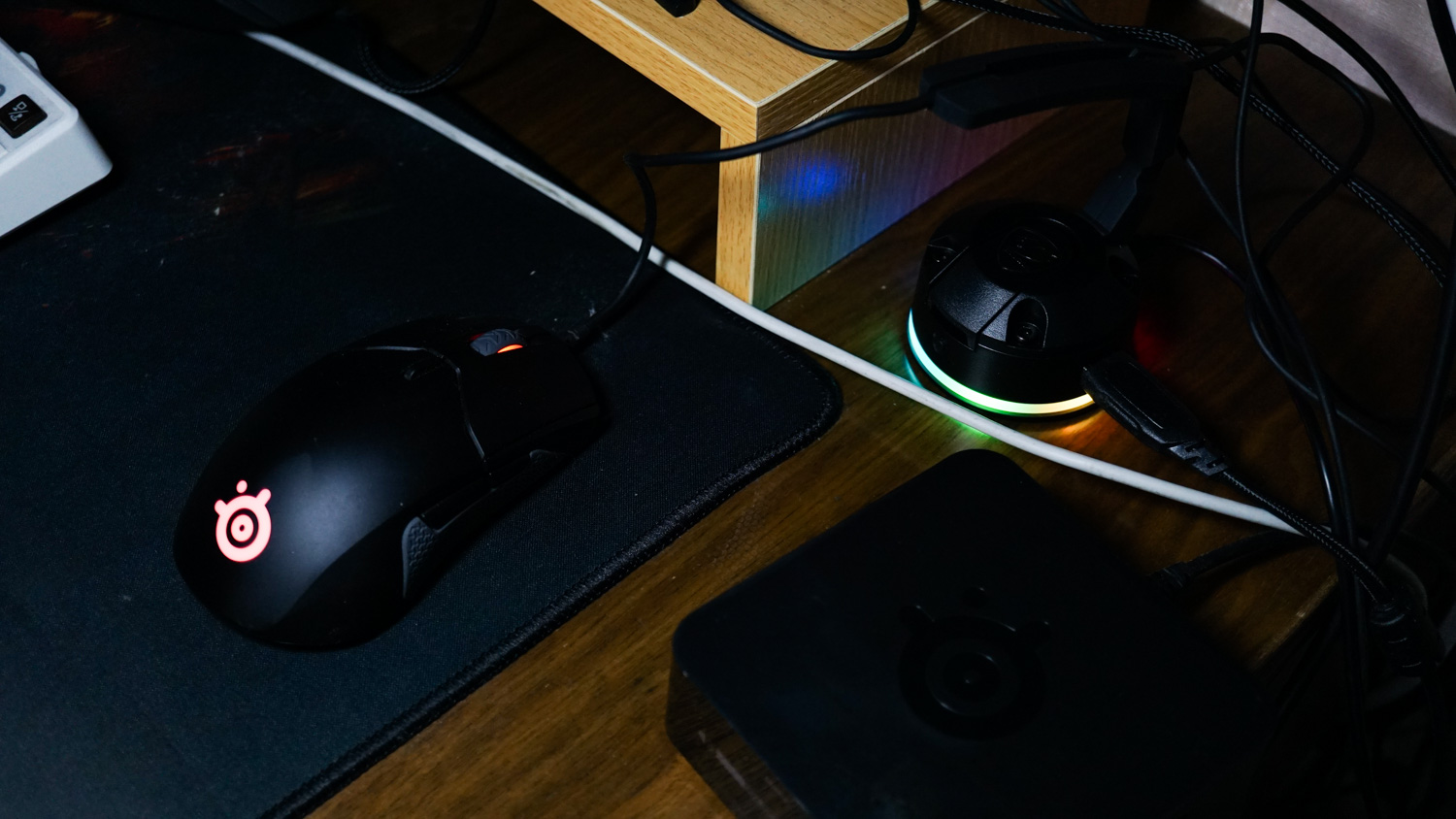 五年时间改造的5层电脑桌面，将空间利用到极致